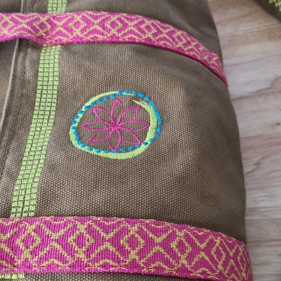 American Girl Lea Clark Messenger Bag For Girls Canvas Bag Embroidered Floral - Picture 8 of 9